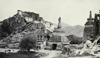 Photo of Lhasa's Western Gateway taken during the British expedition to Tibet, in 1903-1904.