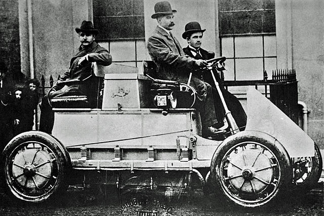 The Lohner-Porsche Mixte Hybrid was the first gasoline-electric plug-in hybrid automobile Unknown author - photo from 1902