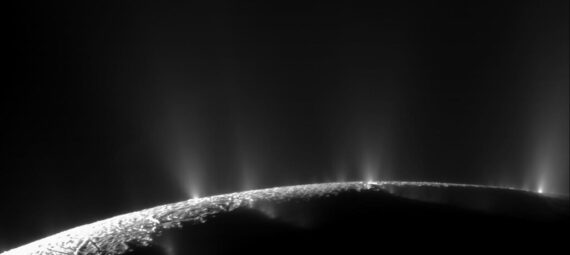 Complex Organics Bubble up from Ocean-world Enceladus