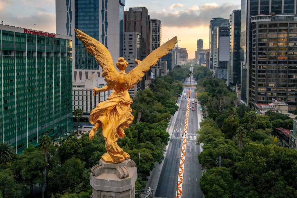 angel of independence statue in mexico city