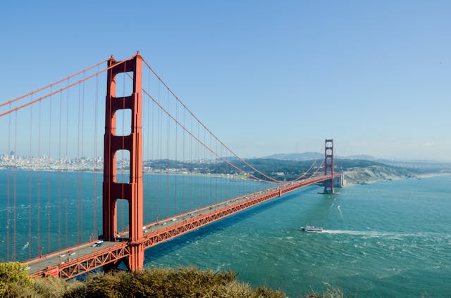 Photo by Pixabay: https://www.pexels.com/photo/golden-gate-bridge-208745/
